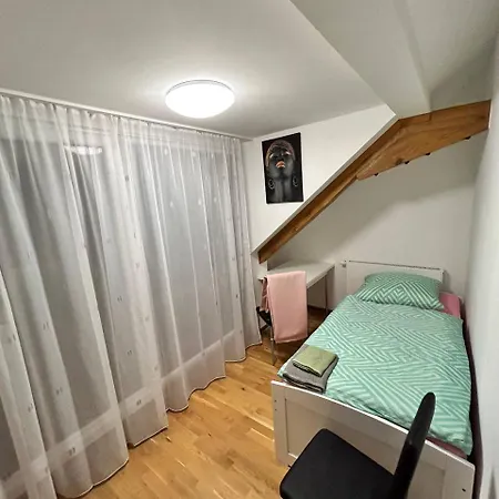 Lejlighed Casa Delli Gatti Monteurunterkunft 8 9 Personen Leipzig