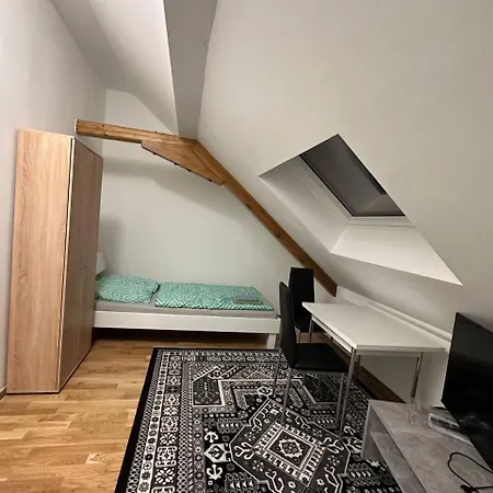 Apartment Casa Delli Gatti Monteurunterkunft 8 9 Personen Leipzig